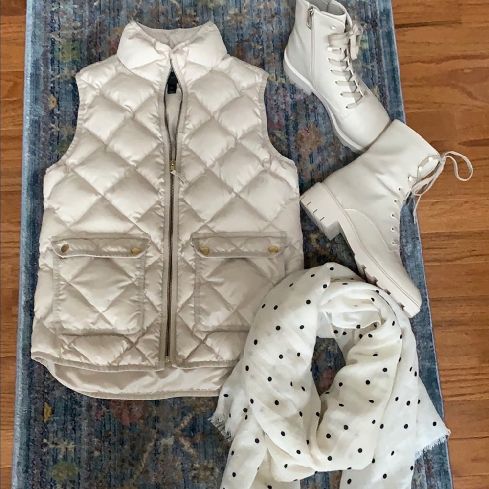 J.Crew Stylish Quilted Excursion Vest in Ivory